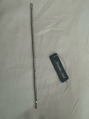 Jacqueline Kels Silver Crystal Tennis Bracelet - Silver
